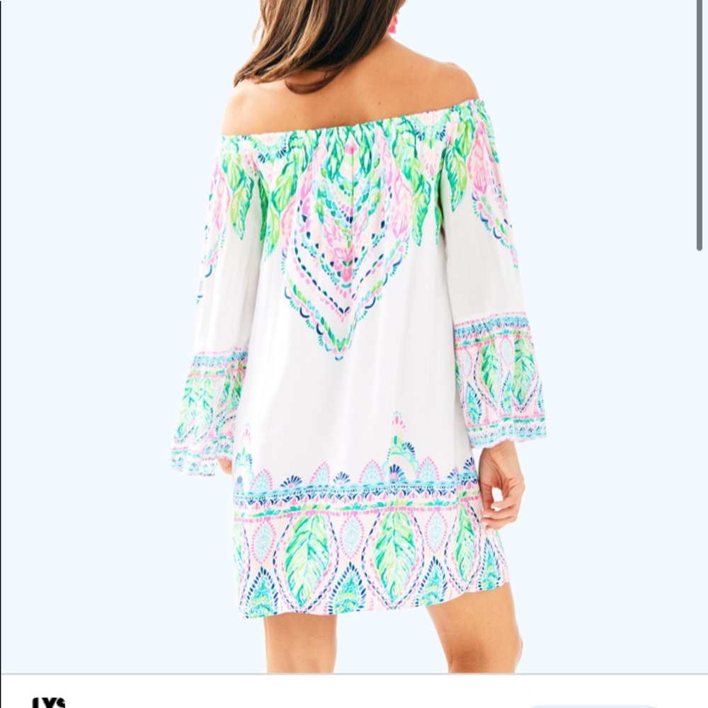 Lilly Pulitzer dress. Size XS but I’m a medium and it fits. Smoke free home